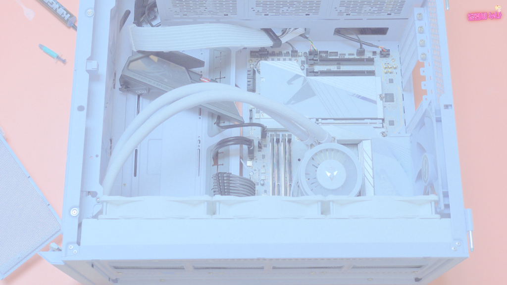 9.ARCTIC LIQUID FREEZER III 420 ARGB WHITE + Lian Li Lancool III 란쿨3 케이스에 리퀴드 프리저3 장착
